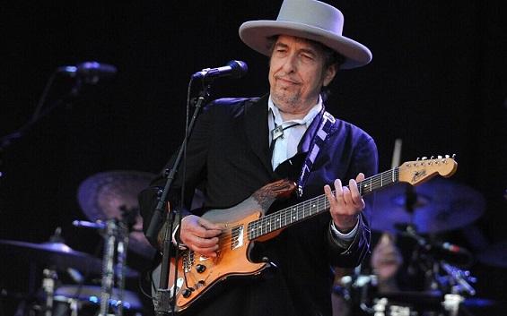 Боб Дилън с първи албум от 8 години