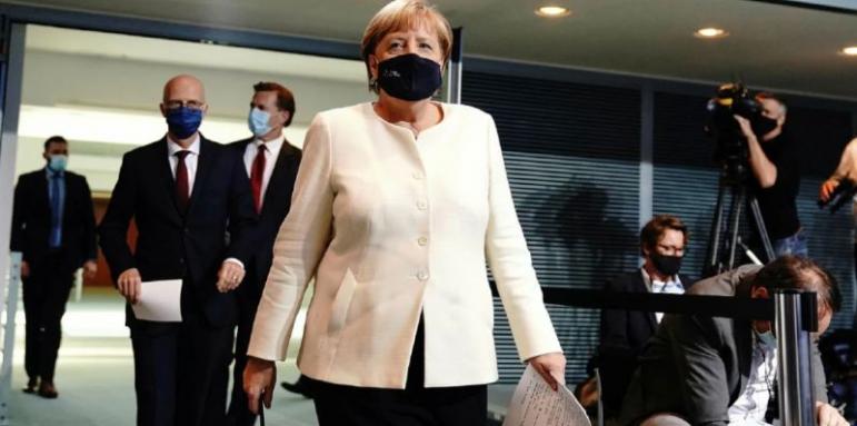 Меркел каза кога започваме да се ваксинираме в ЕС
