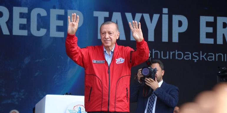 Стотици хиляди благодарят на Ердоган. Какво стори турският президент