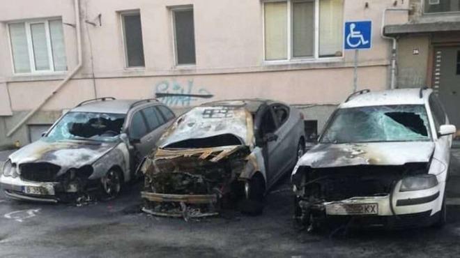 Взривиха три автомобила в центъра на Варна