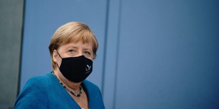 Меркел иска всички ученици с маски