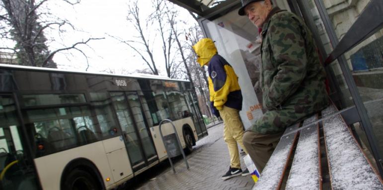Два автобуса на градския транспорт се удариха в София