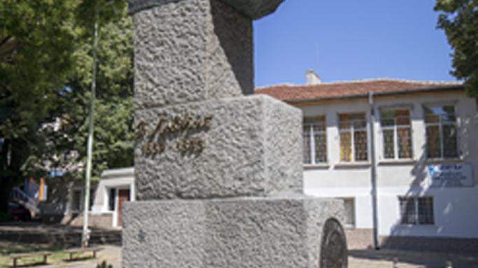 Обновиха паметника на Васил Левски в Стара Загора