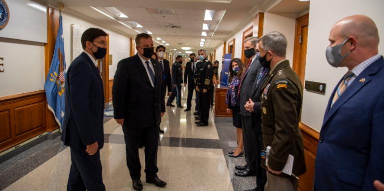 Каракачанов: Със САЩ развиваме въоръжените си сили