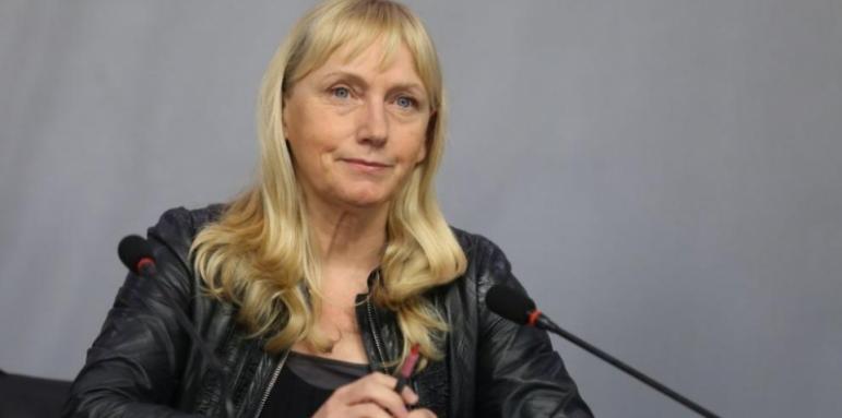 В Брюксел - Йончева ни заряза, за да угоди на Путин
