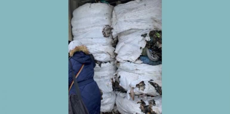 Италиански боклук изловен на пристанището в Бургас