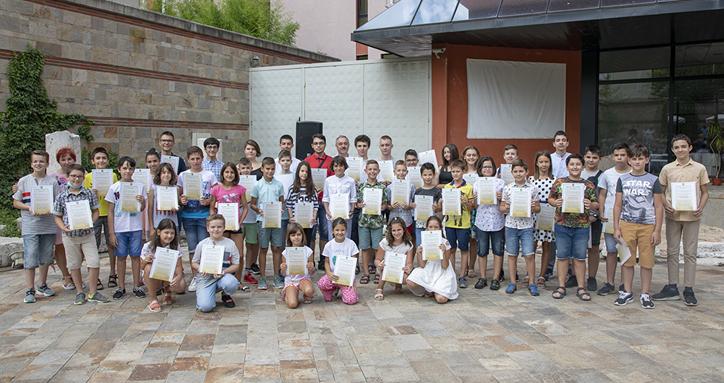 Връчиха сертификатите на 65 млади академици в Стара Загора