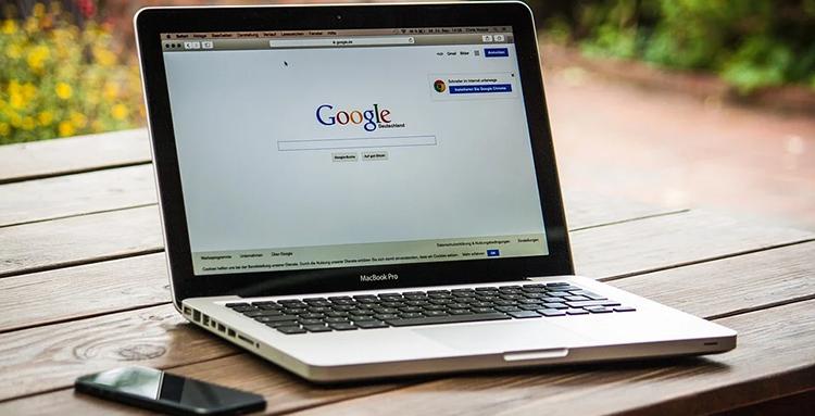 Google е платил награда от 250 000 долара на грешен хакер и сега иска парите обратно