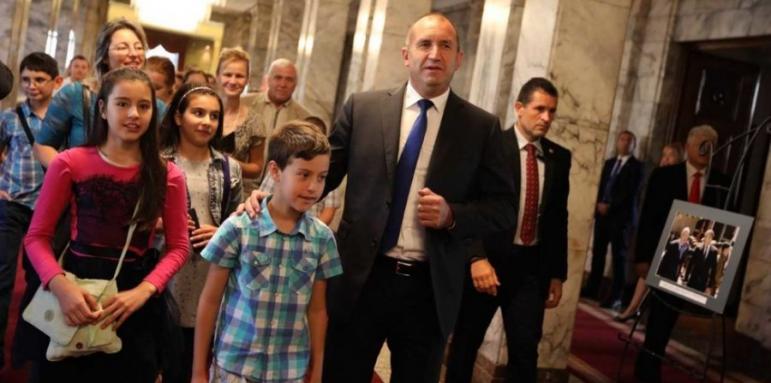 Румен Радев прие първите гости на "Дондуков" 2
