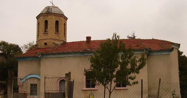 Разследват кражби от три църкви в Русенско