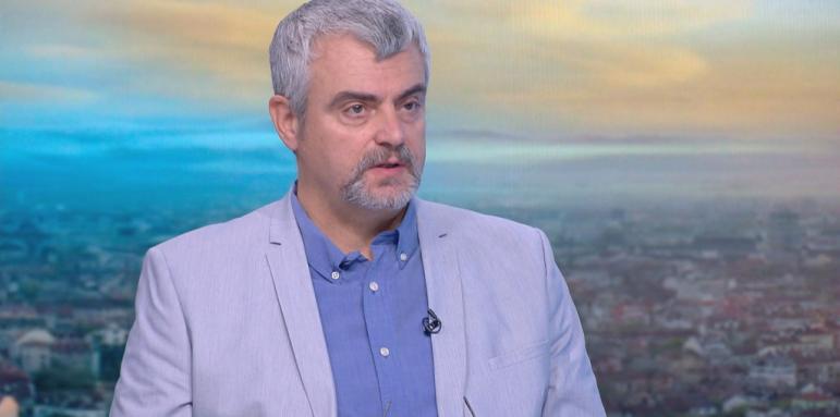 Личен лекар: В театъра на Мангъров няма да играем