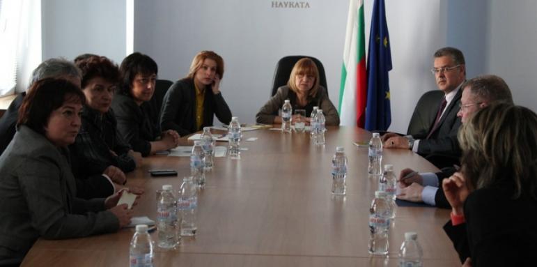 МОН разреши абитуриентски шествия на 24 май