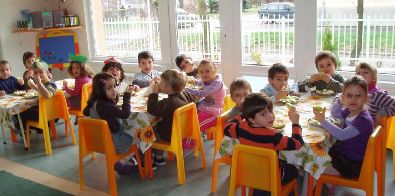 Храната в детските градини в Троян от кухня-майка