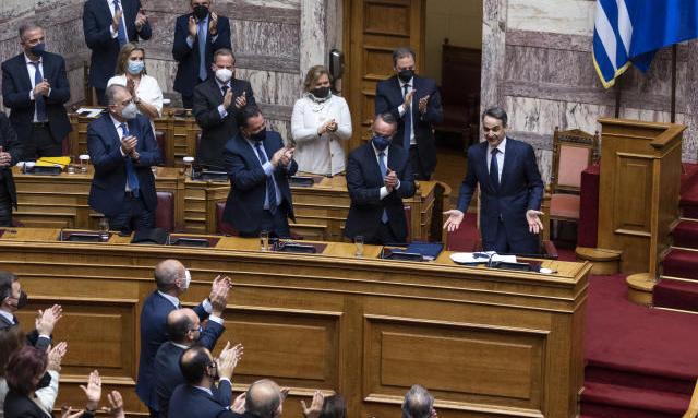 Епична драма в гръцкия парламент, пада ли правителството