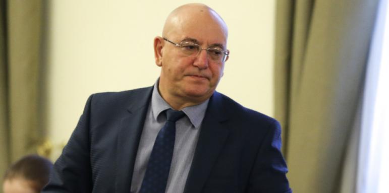 Ревизоро: Не мога да напълня каца без дъно