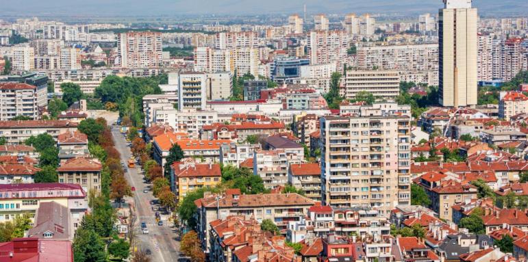 Гурбетчиите вдигат цените на имотите