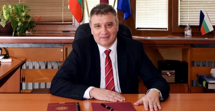 Студентите дават шест на дистанционното