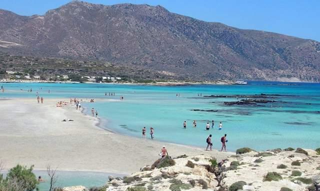 Защо почивка в Гърция ще ни струва по-скъпо тази година