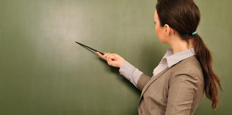 Кунева предупреди за криза с учители