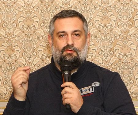 Братя Карамазови се завръщат в Народния