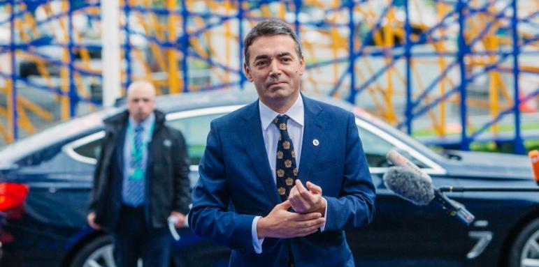 Външният министър на Скопие също скочи на България