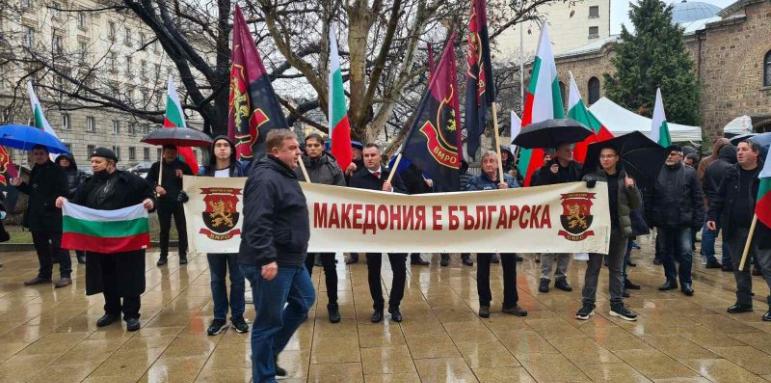 Каракачанов разкри: Имало опасност за позицията ни за Македония