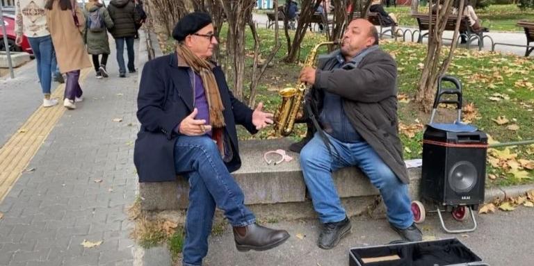 Анди Гарсия изненада уличен музикант в София! Реакцията! ВИДЕО