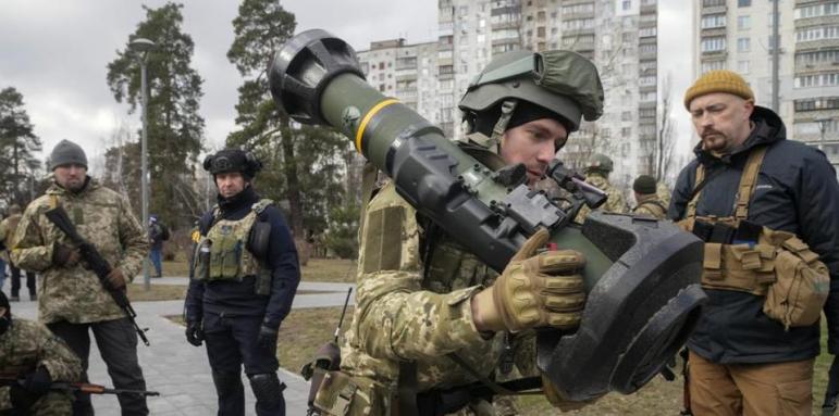 Киевчани хващат базуките. Как ще бранят столицата?