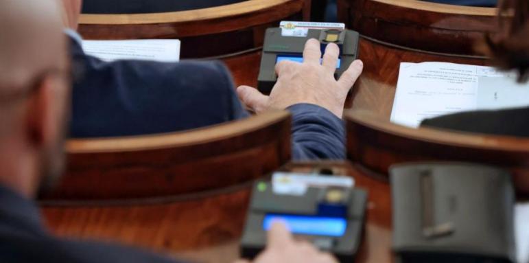 Политолог с гореща прогноза пада ли правителството
