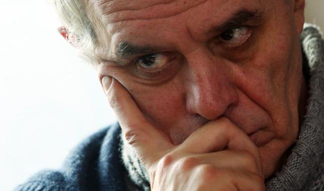 Българинът не мисли, а се влюбва в политици