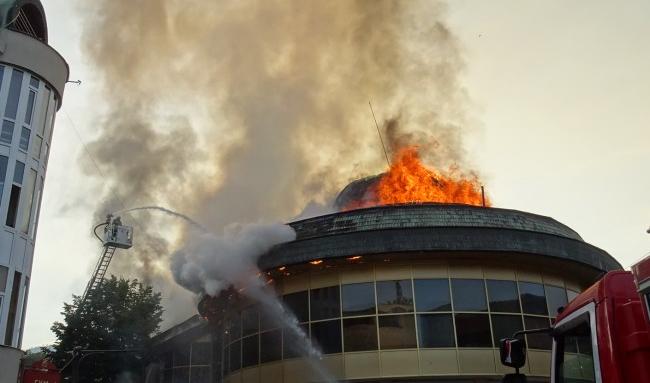 Пореден абсурд: Куполът в Благоевград запален след кръчмарска свада