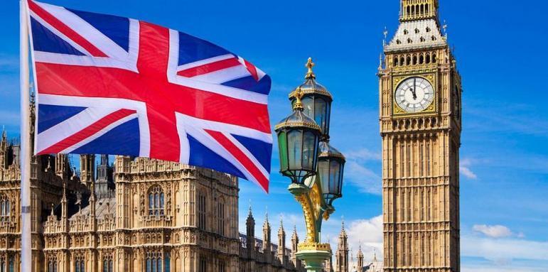 UK депутат се прави на Петков, погна руското посолство в Лондон