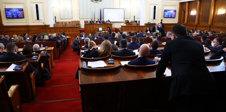 Парламентът обсъжда Украйна, решава се бъдещето на коалицията
