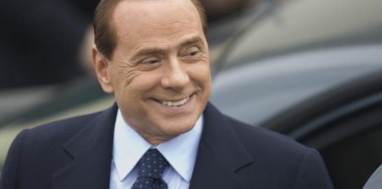 Берлускони си пател от хетеросексуалност