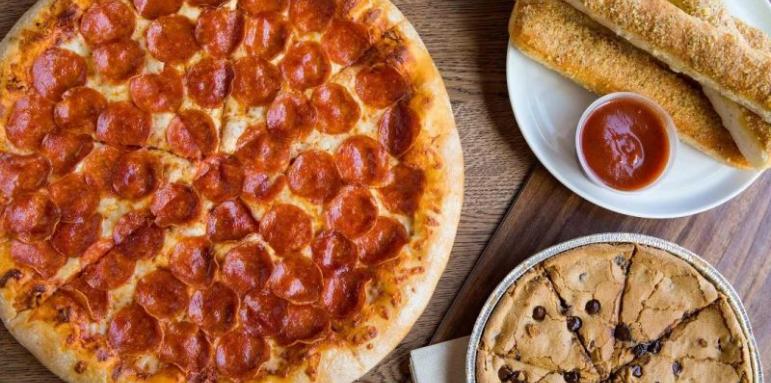 Нов рекорд: 254 сирена в една пица