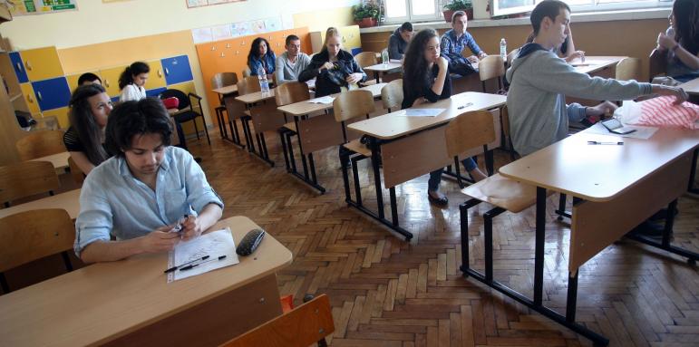 Расте броят на неграмотните български ученици