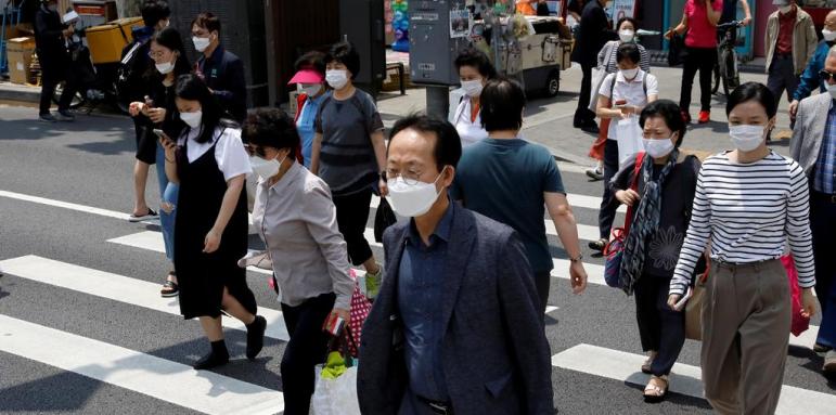 Ваксинираните в Южна Корея свалят маските