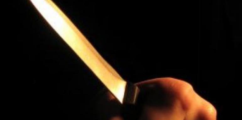 16-годишен заби нож в главата на сестра си