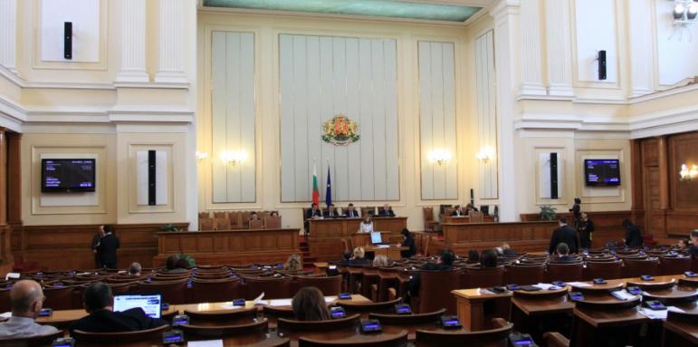 Започват дебатите за вота на недоверие