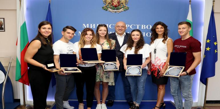 Министър Кралев награди медалисти от Европейските игри