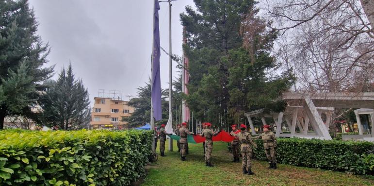 С издигане на националния флаг тържествата за Трети март в Казанлък започнаха