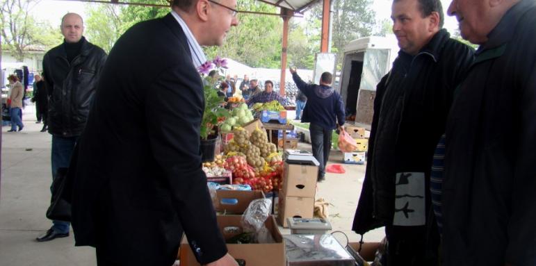 Сергей Станишев откри пазарния ден в Антоново