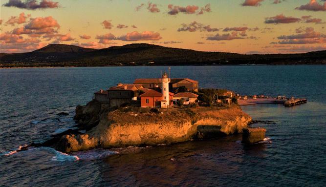 Най-романтични снимки стават на остров Света Анастасия