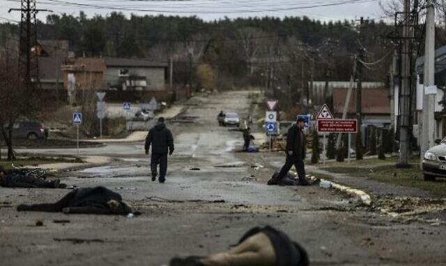 Потресаващо! Намериха още стотици тела на цивилни край Киев