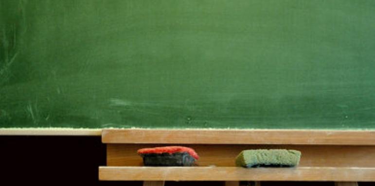 Учители на бунт срещу върната директорка