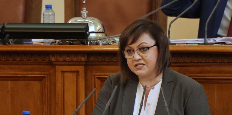 Нинова строи министрите си, гласуват против Асен Василев