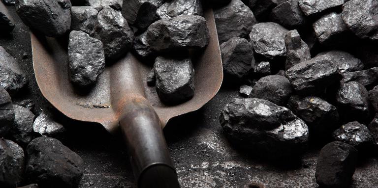 Най-яростният противник на въглищата се отказва да спира централите си