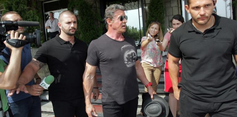 $ 250 000 от фенове за Слай