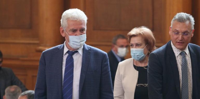 Медиите виновни на БСП за маските на депутатите