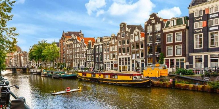 Вдигат с 54 евро таксите в Холандия